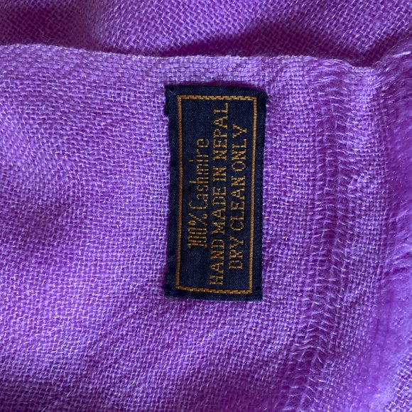 Magenta Kashmir Pashmina Shawl: Hand-embroidered Cashmere  Magenta Pashmina Cashmere Shawl/Wrap